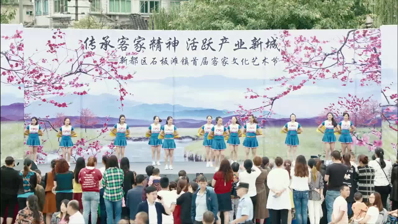活着唱着
